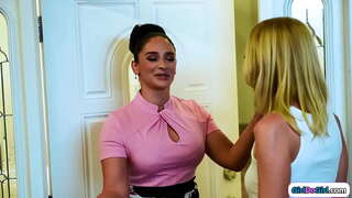 ���ાના બોબલા સોનેરી વાળ વાળી કોન કલાકાર હોવાનો ઢોંગ એક મોટી ડિંટ્ડી milfs રનઅવે સાવકી અને પોતાને શોધે વાળી મહિલા વાળ વાળુ ભોસ ચુત licked દ્વારા તેના stepmom