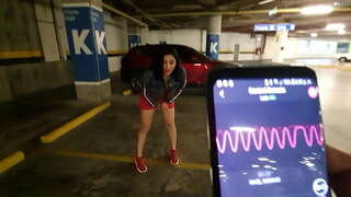 Horny tüdruk sõrme tema tuss Mall parkla