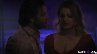 Seksi komad Eliza Эвс omogućila drugi жеребцу ugurati u njezin slatki kolač njegov lupanje kurac