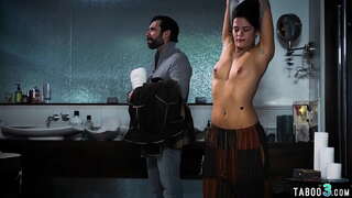 Busty навраси тақрибан выебанная извращенцем кредитор обменялась озоди комнатой