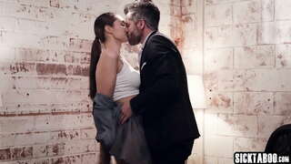 Seksi MILF Bella Rolland tak bajingan dadi hard lan jero lan dheweke disenengi iku dadi luwih