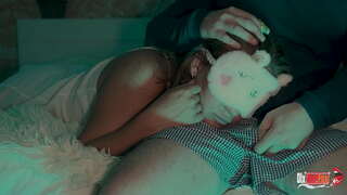 Ja wzbudzam swoją macochę z jej snu i cumming w jej usta! 4k