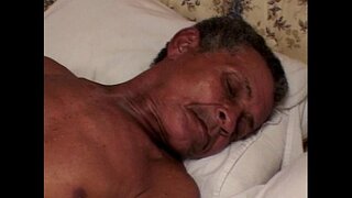 Ծերունին ստանում է ինչ-որ յուղոտ նշան