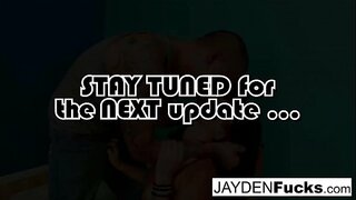 Hete brunette neukt met haar vriend