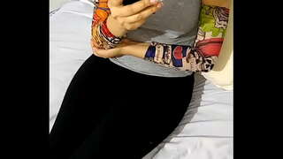 Noel kutlaması. Kız kardeşi ona en iyi oral seks vererek hardcore becerdin